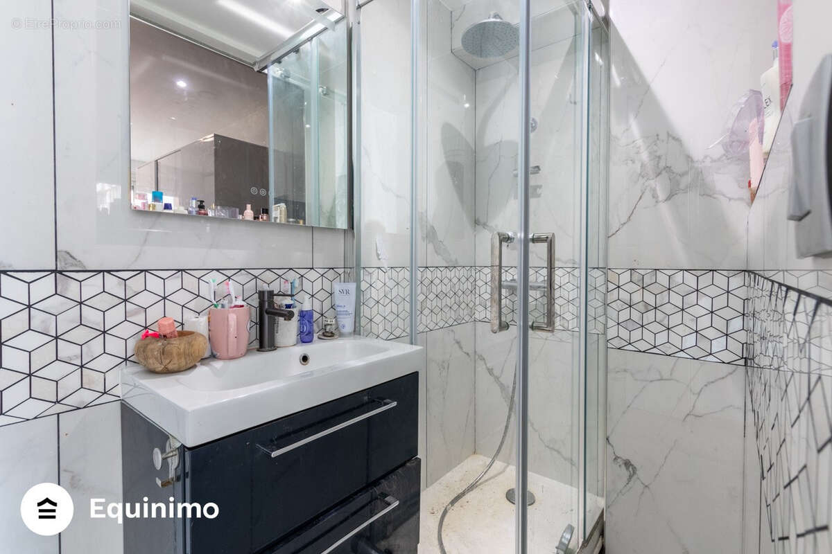 Appartement à LES LILAS