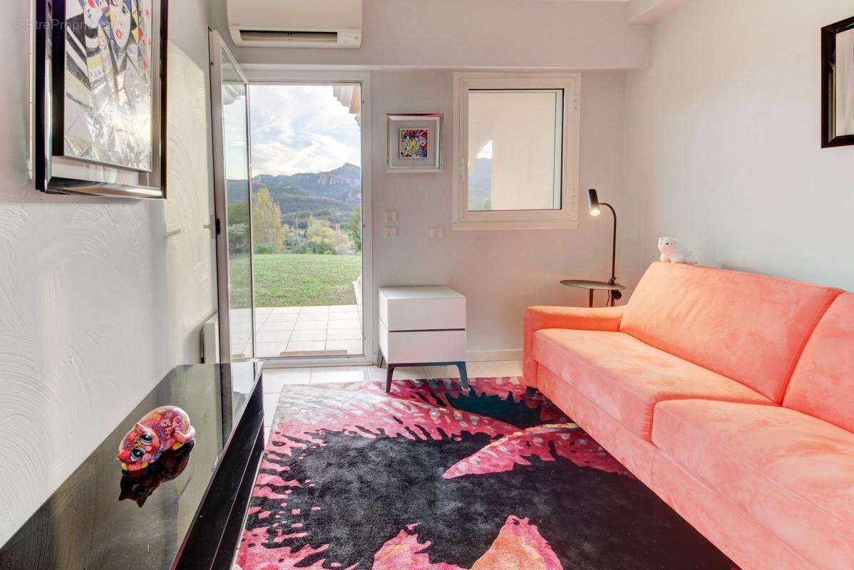 Appartement à MANDELIEU-LA-NAPOULE