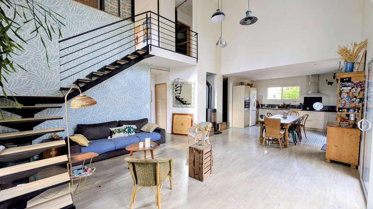 Maison à SAINT-GENIS-DES-FONTAINES