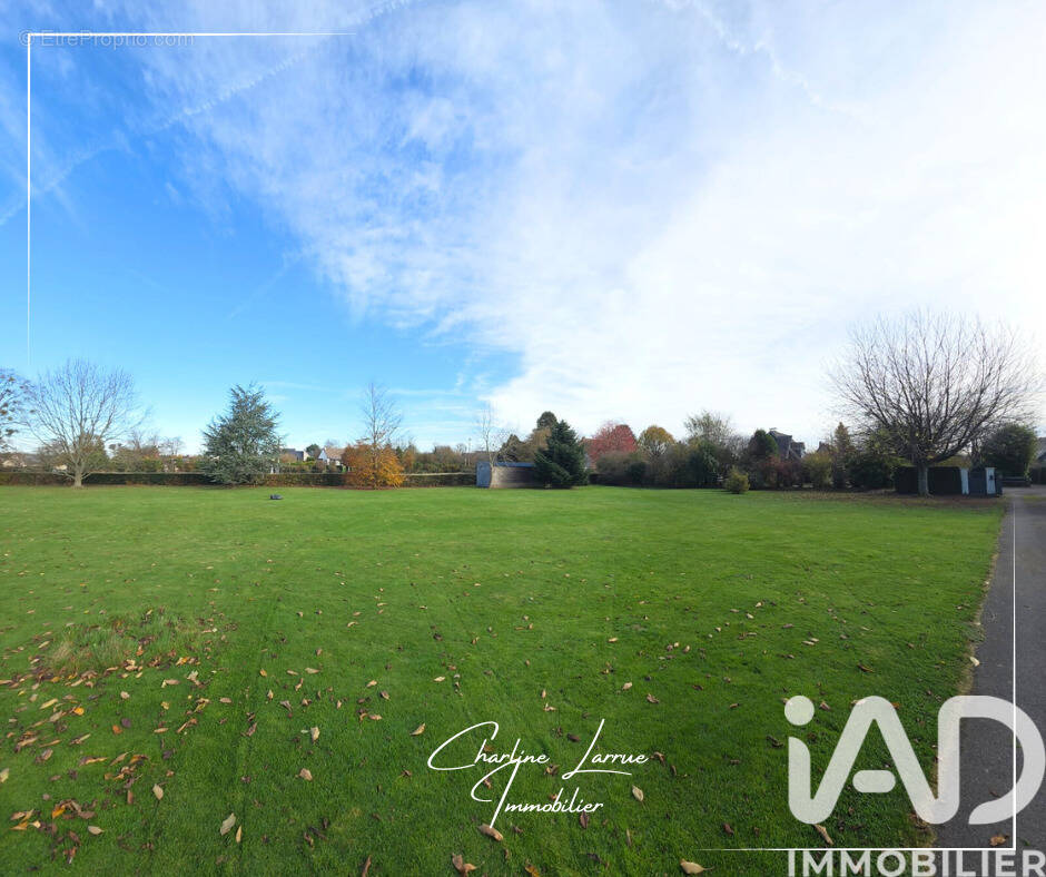 Photo 1 - Terrain à ISNEAUVILLE