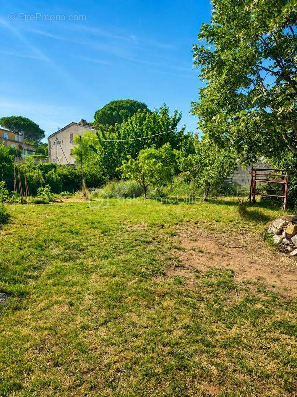 Terrain à BAGNOLS-SUR-CEZE