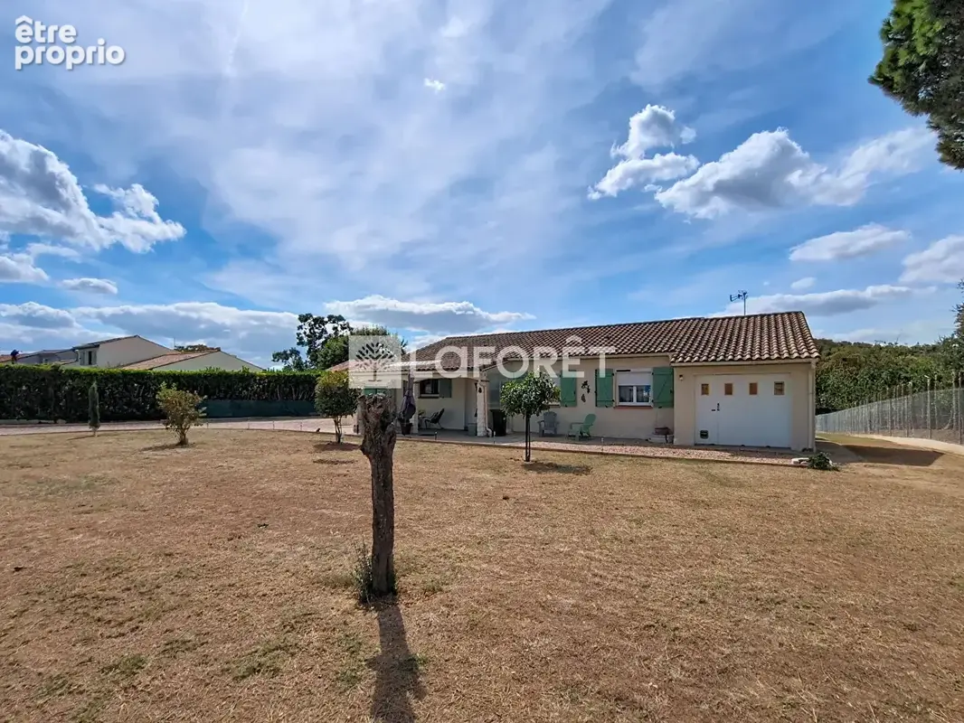 Maison de plain-pied T5 avec grand terrain constructible ? Vacquiers - photo 2