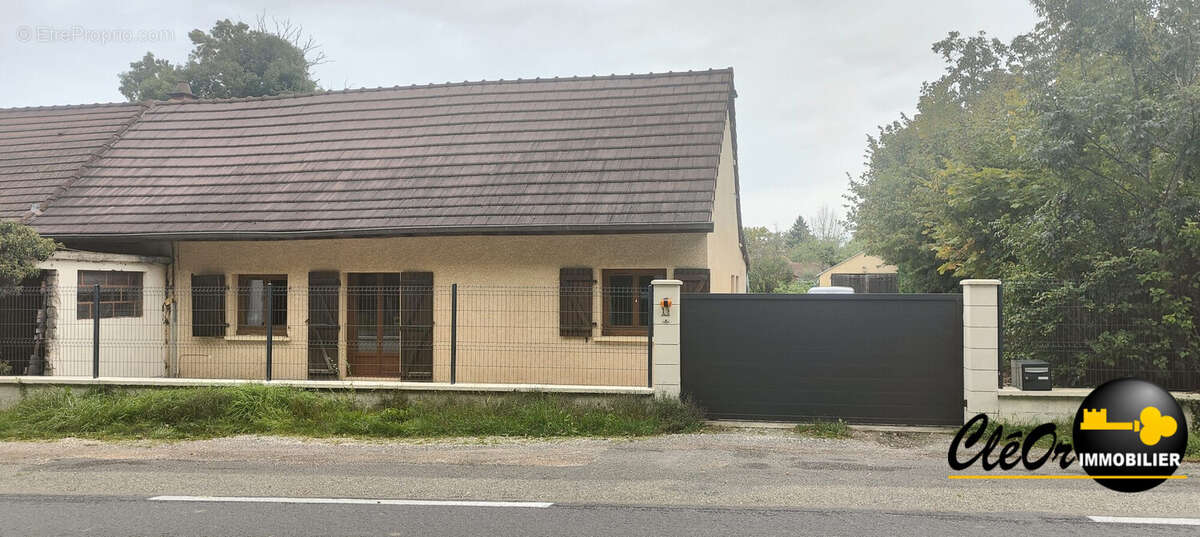 Maison à PIERRE-DE-BRESSE