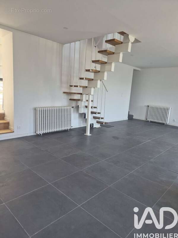 Maison 135 m² à Saint-Segal  - photo 4