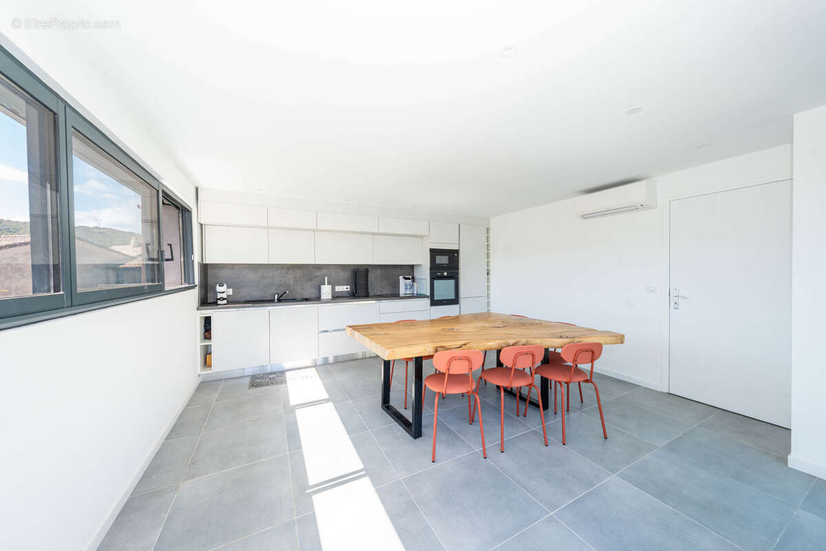 Maison à VILLENEUVE-LOUBET