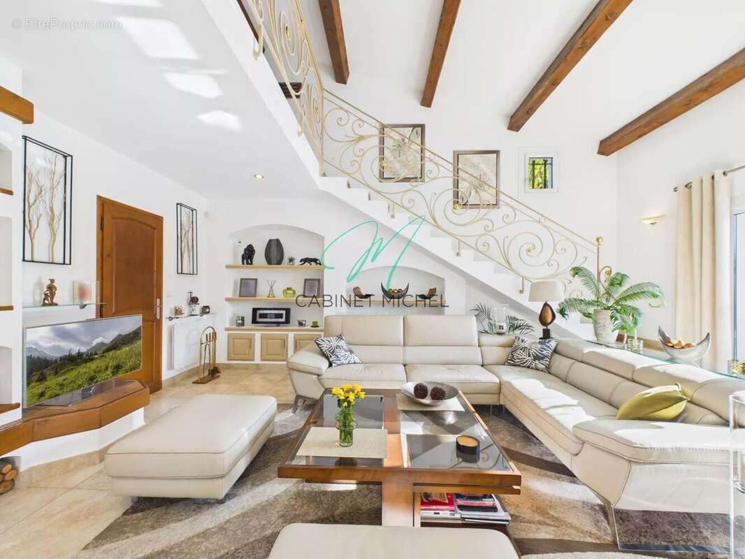 Maison à ROQUEFORT-LES-PINS