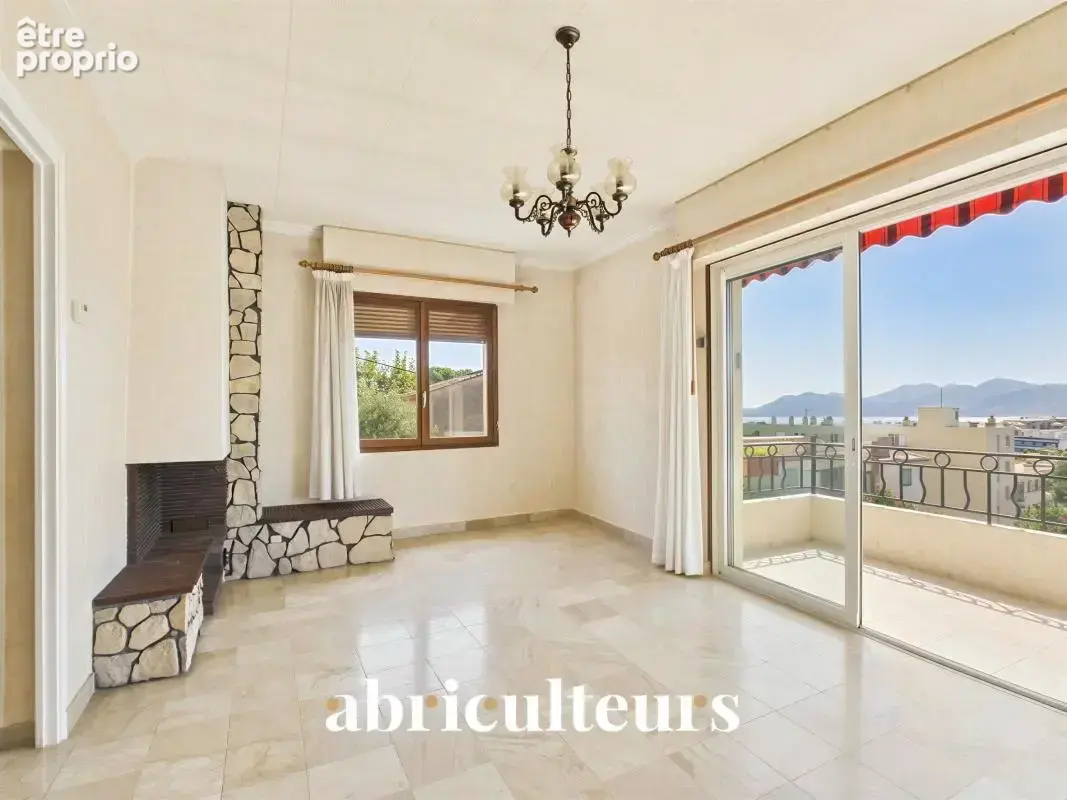 Appartement dans maison - Vue mer panoramique en vente dans le Quartier du Coteau Saint-Pierre - 93 m² (06150) - photo 3