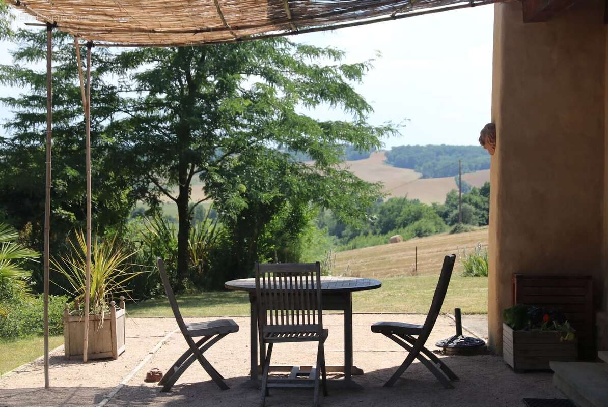 Une charmante ferme gasconne avec une vue imprenable sur les Pyrénées. - photo 2
