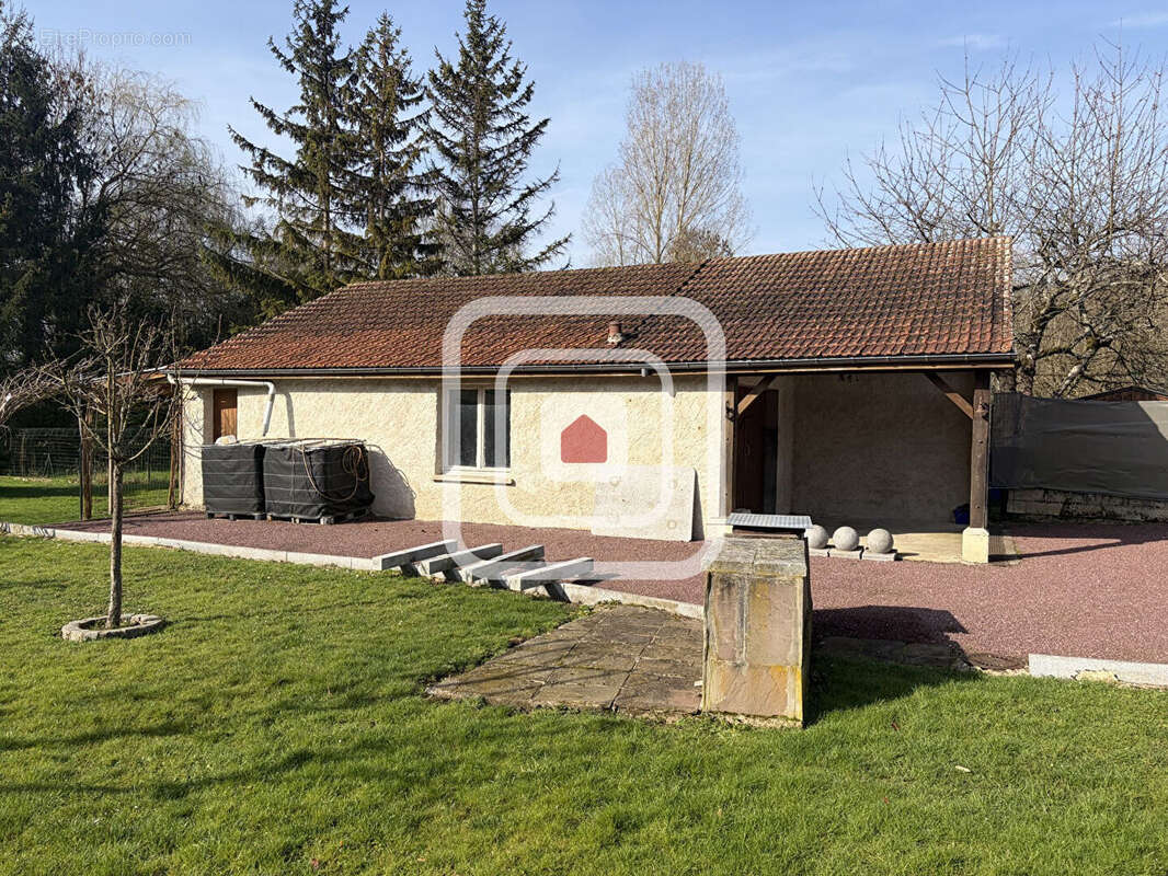 Maison à VAILLY-SUR-AISNE