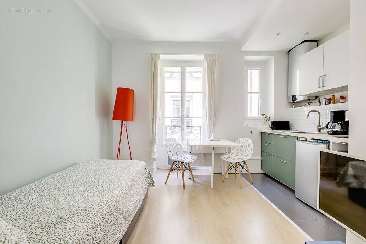 Appartement à PARIS-17E