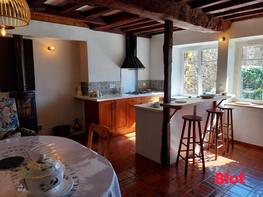 Maison à SAINT-MELOIR-DES-ONDES