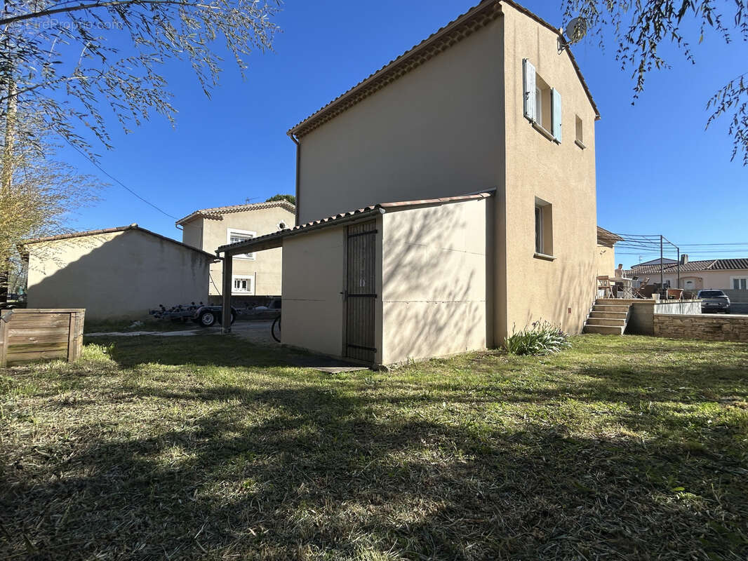 Maison à SAINT-QUENTIN-LA-POTERIE