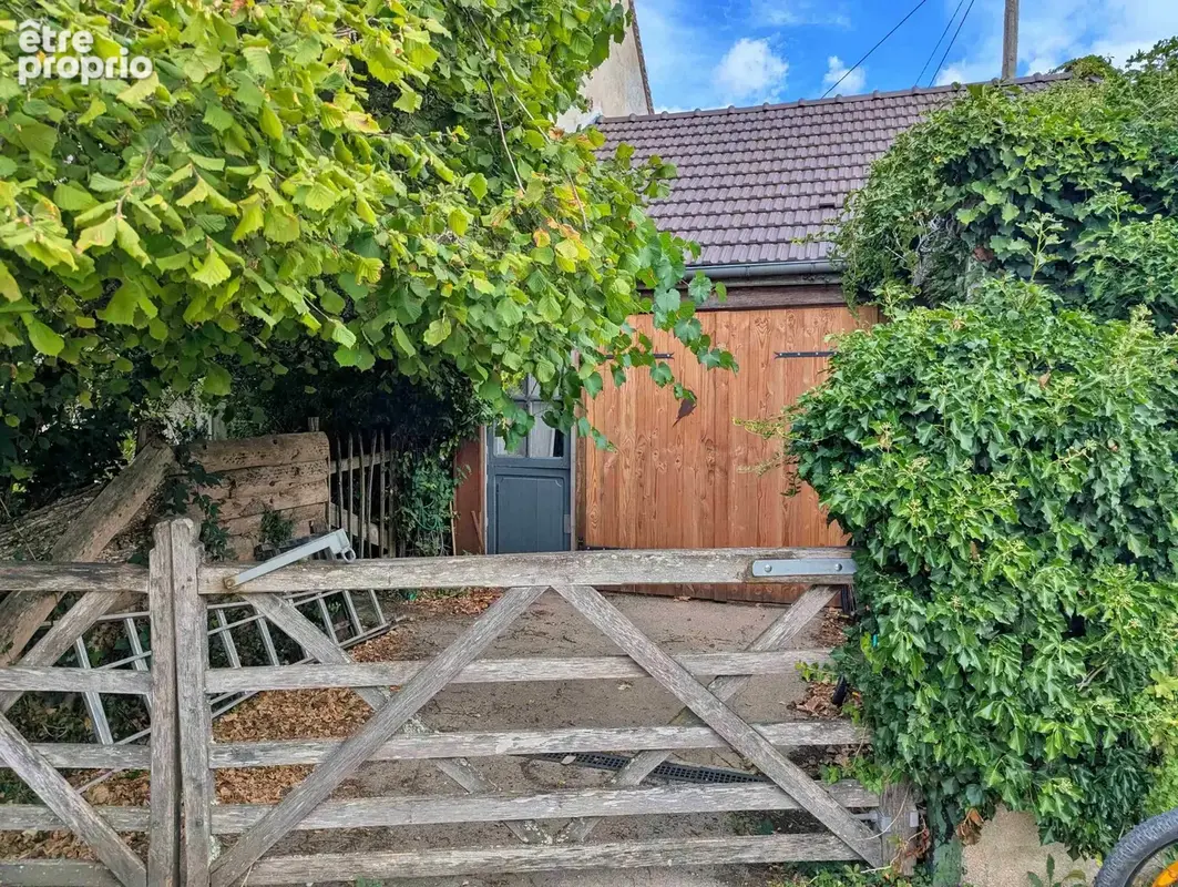 garage à MERRY SUR YONNE