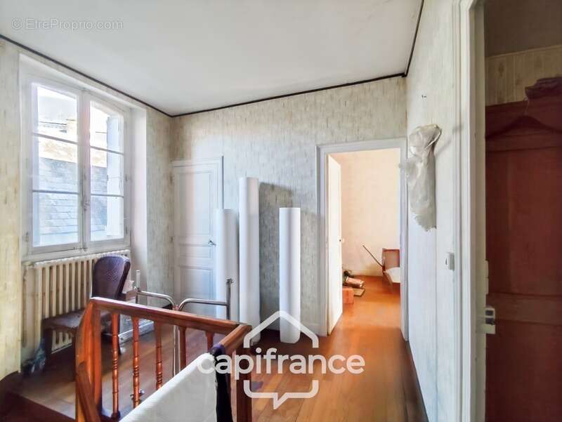 Commerce à BESSE-SUR-BRAYE