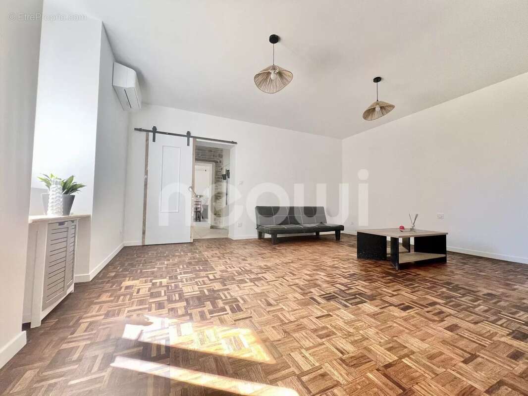 Maison à SAINT-AGOULIN