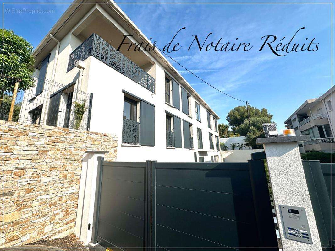 Six fours les plages - a proximite des axes autoroutiers et commerces - appartement de type 3 - superficie 62 m2 - avec box en s - photo 2