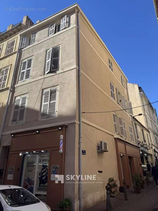 Appartement à MARSEILLE-1E