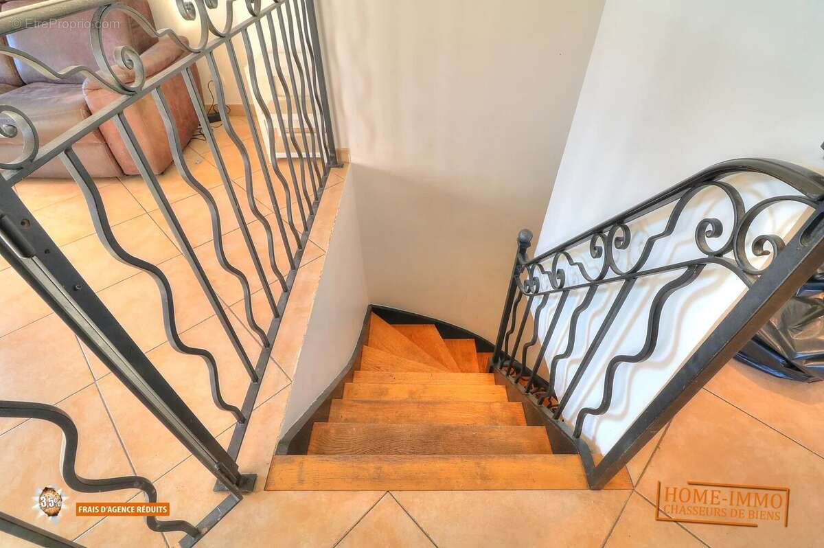 Appartement à CARROS