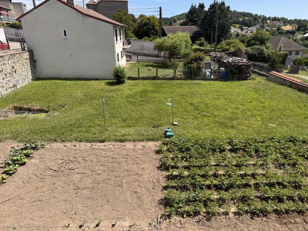 Maison à PANISSIERES