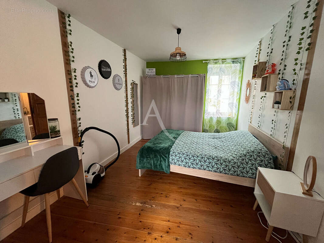 Maison à MOUTIERS-LES-MAUXFAITS