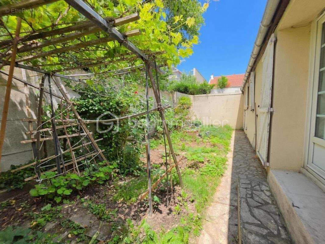 Maison à GOUSSAINVILLE