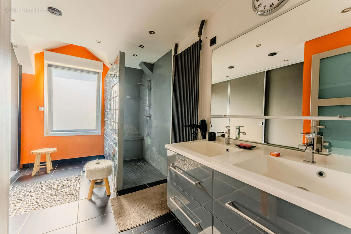 Maison semi plain-pied offrant de beaux volumes ! - photo 11