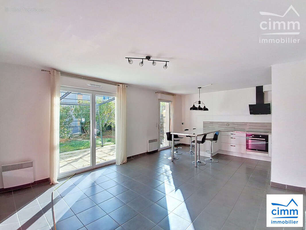 Maison à NOYAL-CHATILLON-SUR-SEICHE