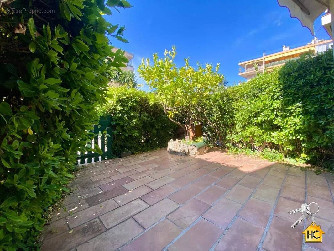 Appartement à LE CANNET