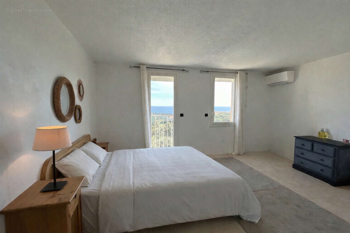 Appartement à LES ISSAMBRES