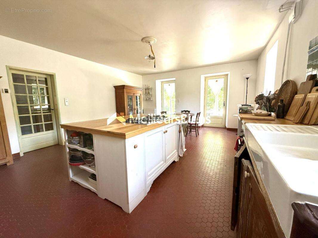 Maison à SAINT-JUST-SUR-VIAUR