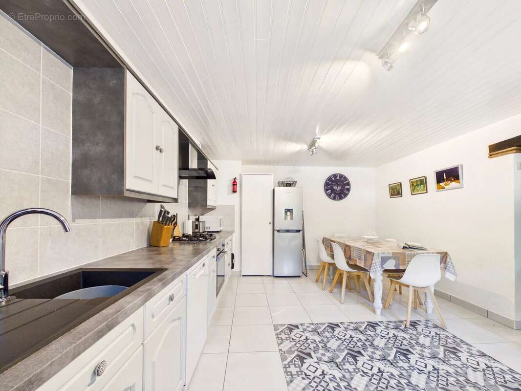 Charmante maison et maison d'amis avec piscines privées et terrasses spacieuses - photo 15