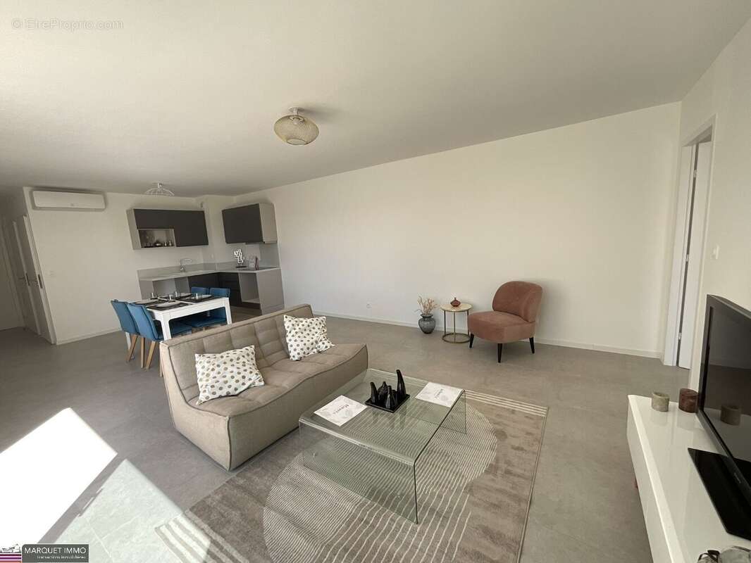 Appartement à SAUVIAN