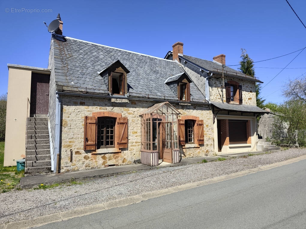 Maison à MESSEIX