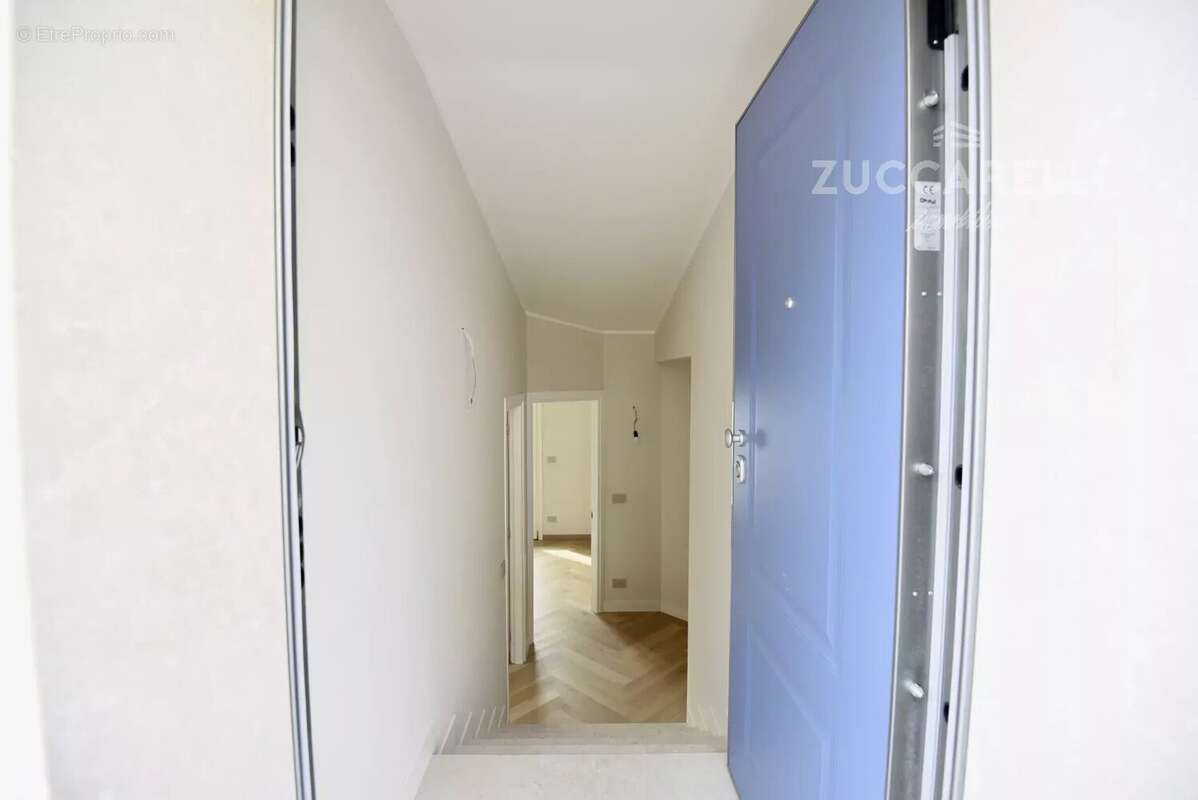 Appartement à ROQUEBRUNE-CAP-MARTIN