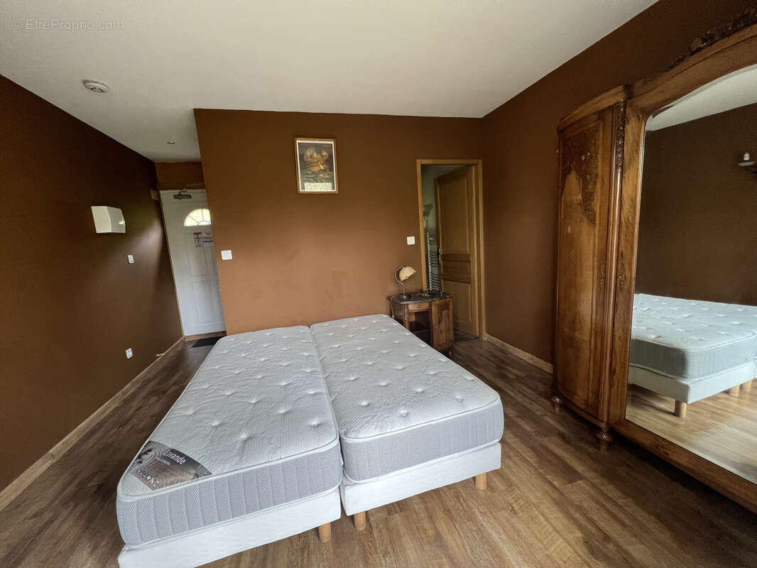 Appartement à CHERISY