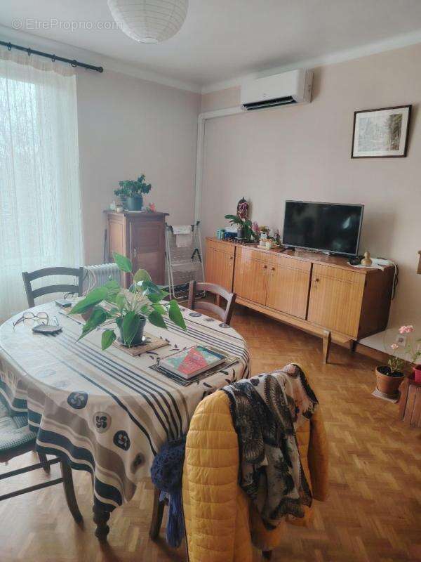 Appartement à LATRONQUIERE
