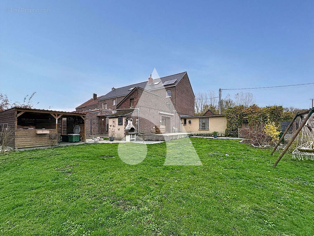 Maison à MORTAGNE-DU-NORD