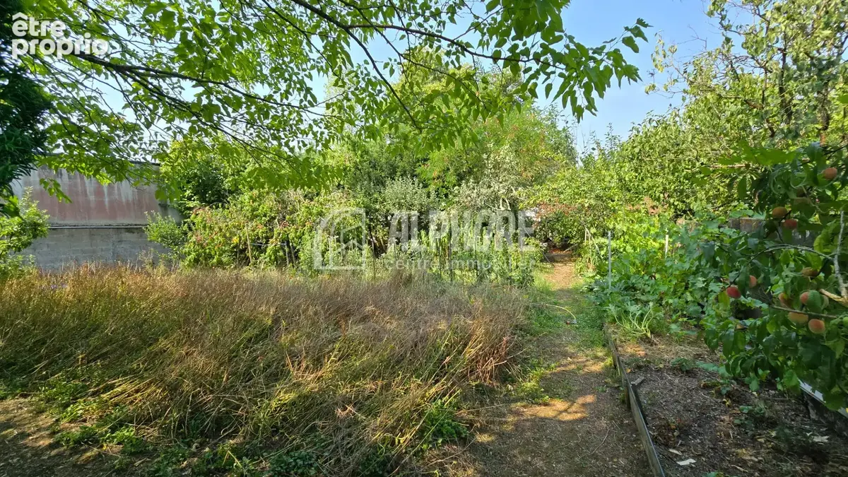Terrain à REZE