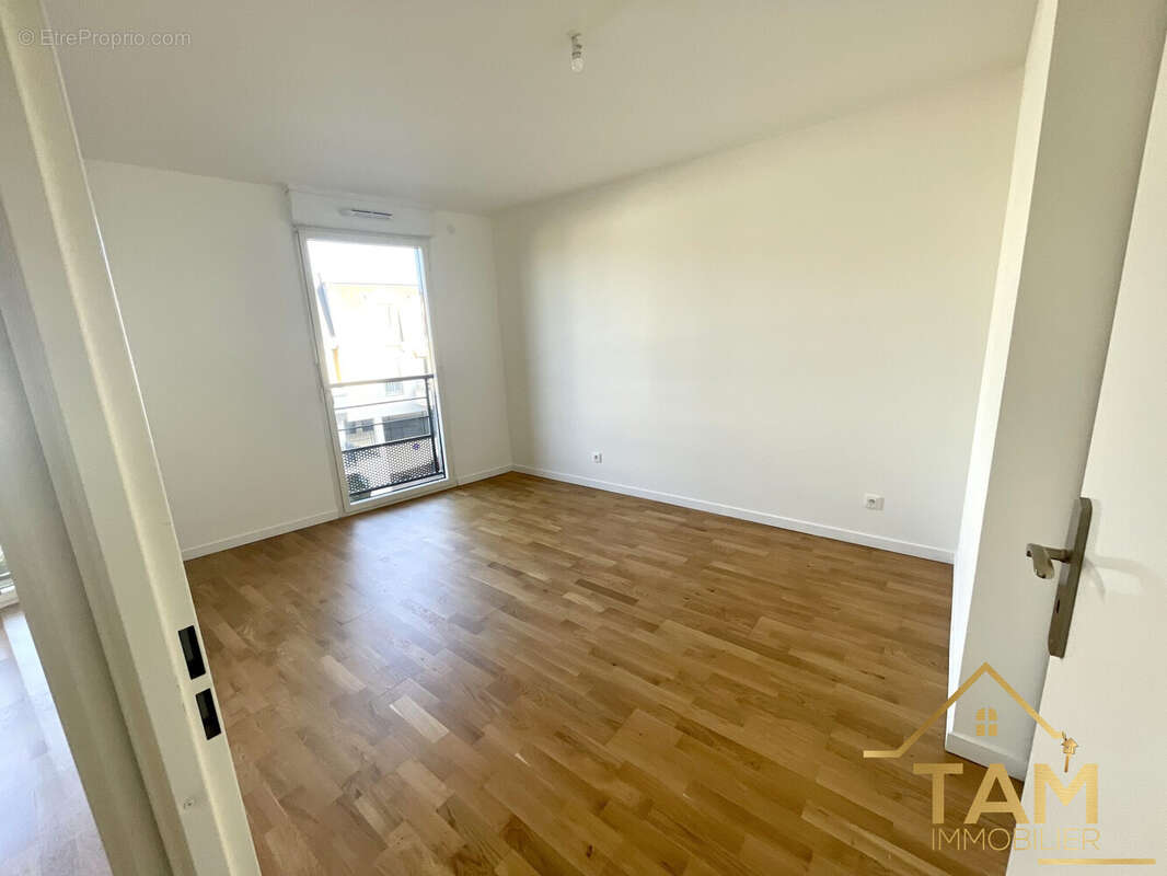 Appartement à SAINT-CYR-L'ECOLE