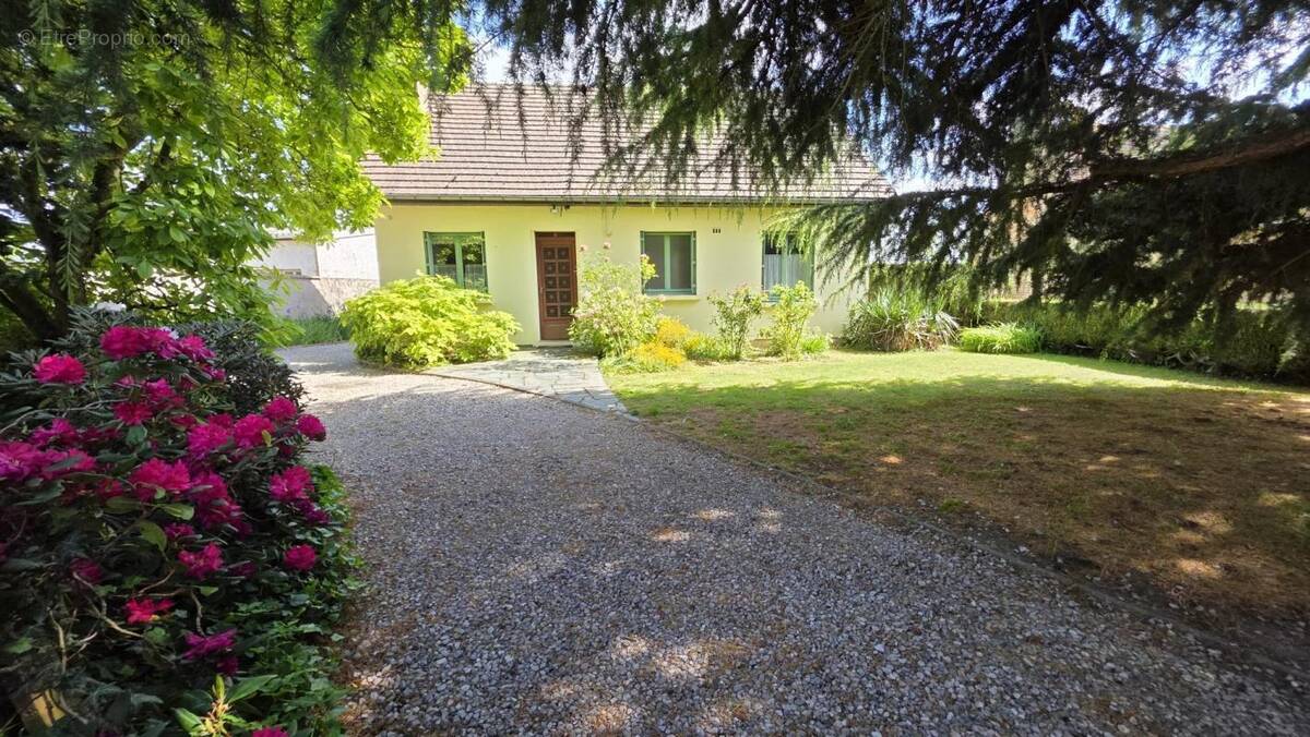 Maison à TROISSEREUX