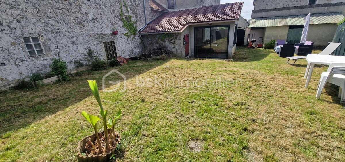 CHARMANTE BRIARDE DE 170M2 environ, 4 chambres avec jardin attenant - photo 15