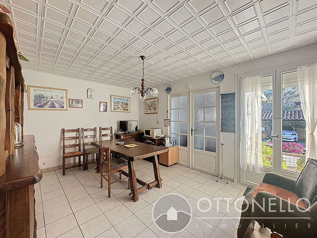 Maison à ROQUEBRUNE-SUR-ARGENS