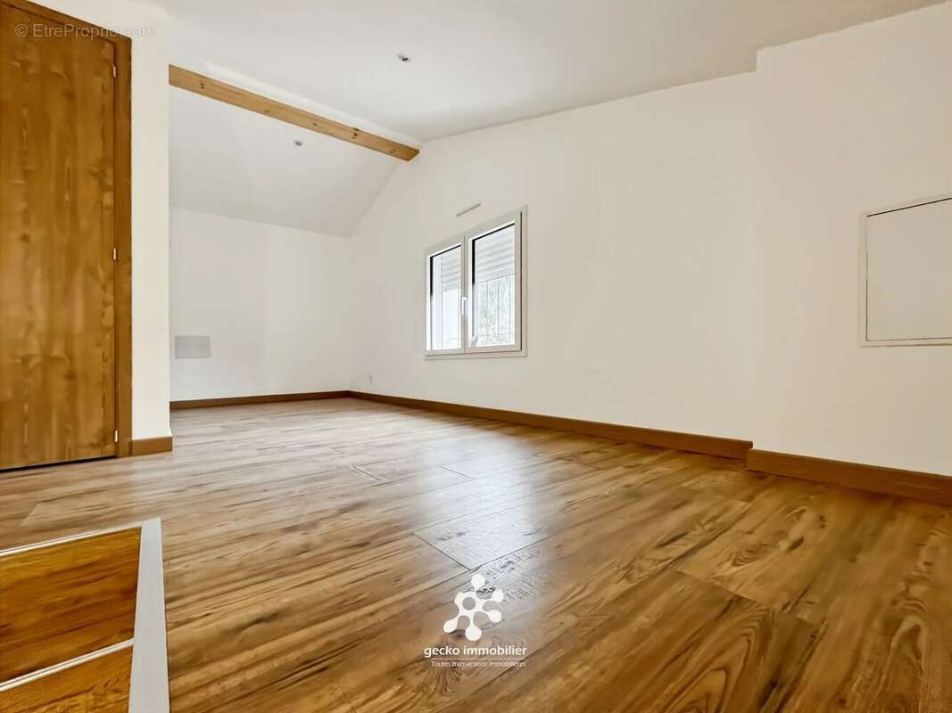 Maison à TOURRETTE-LEVENS