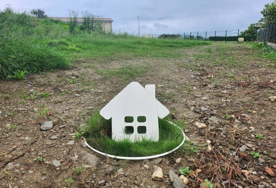 Terrain à VAULX-EN-VELIN