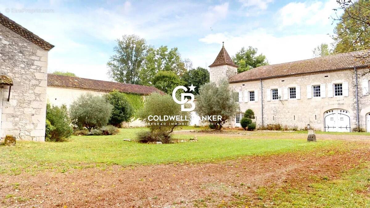 Maison à MONTESQUIEU