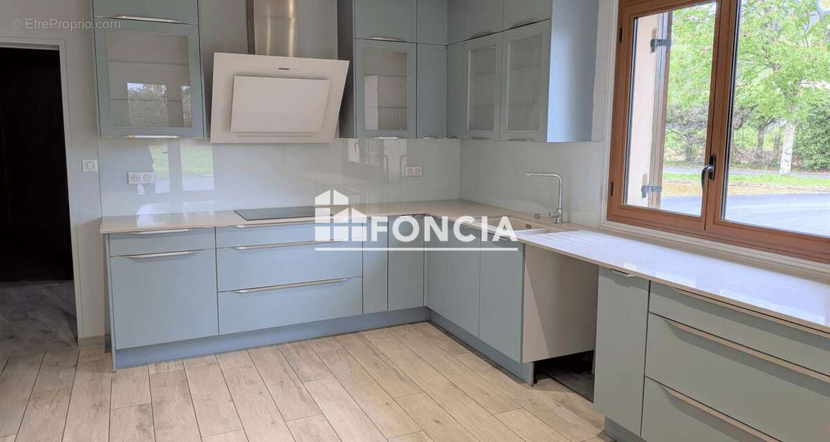 Maison à ANTONNE-ET-TRIGONANT