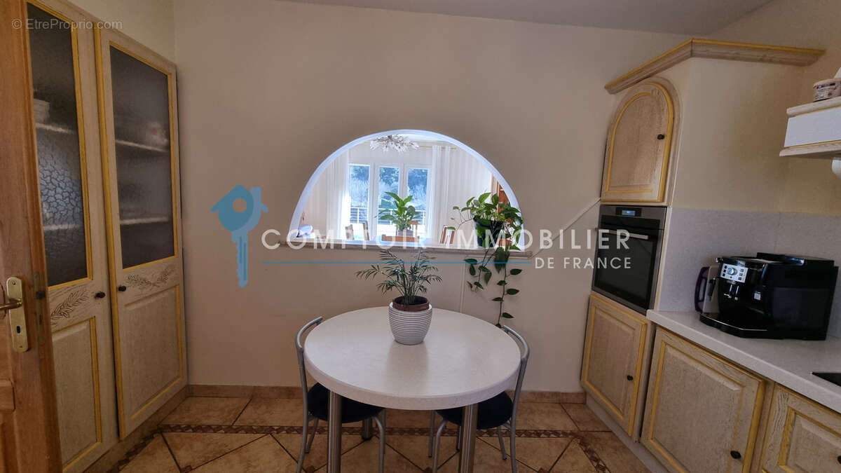 VAR (83) - À VENDRE - LA MOTTE - Superbe Villa 4 chambres avec piscine dans un environnement bucolique - photo 9