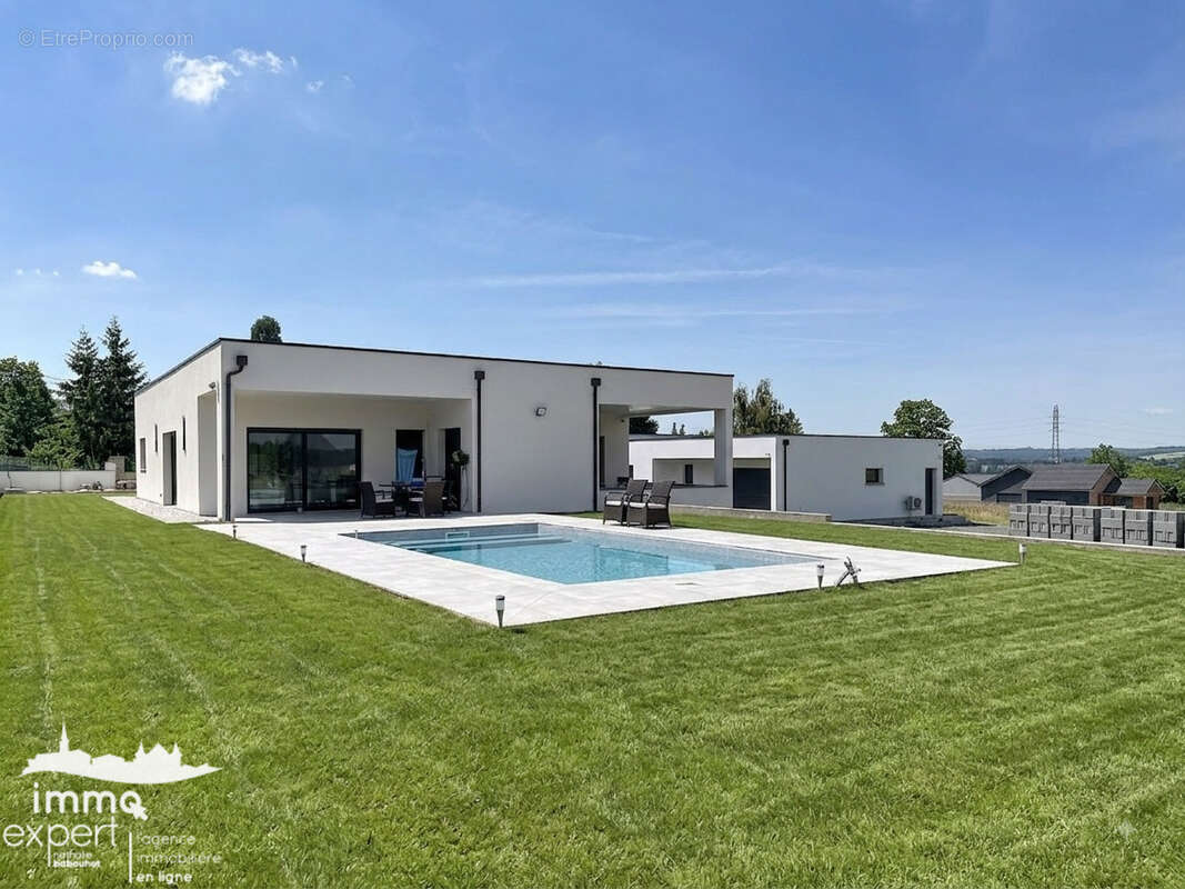 Maison à MIRECOURT