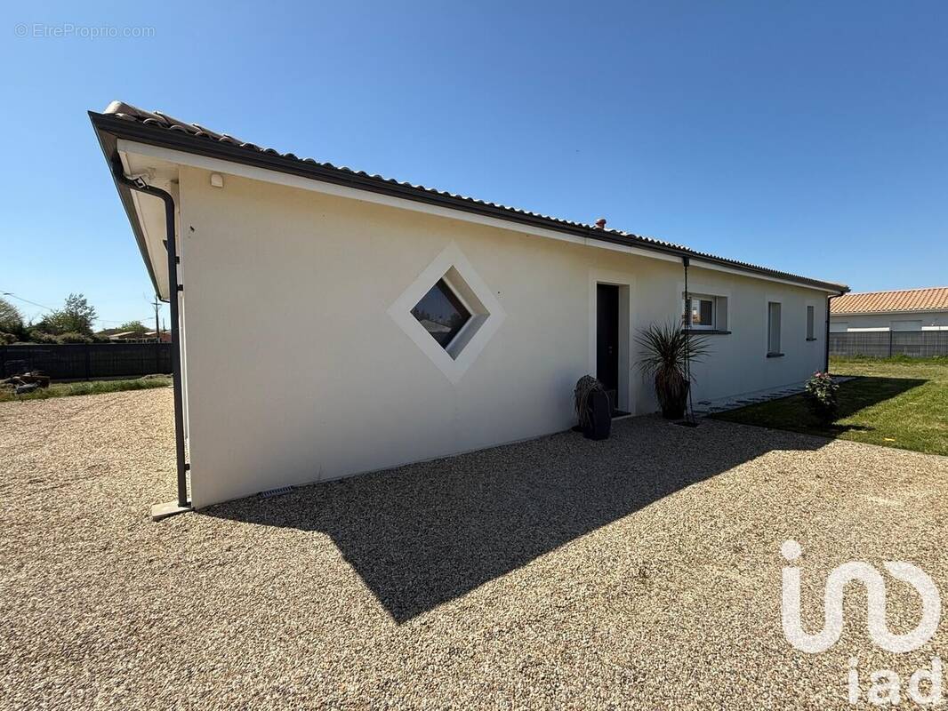 Photo 1 - Maison à SAINT-MAGNE-DE-CASTILLON
