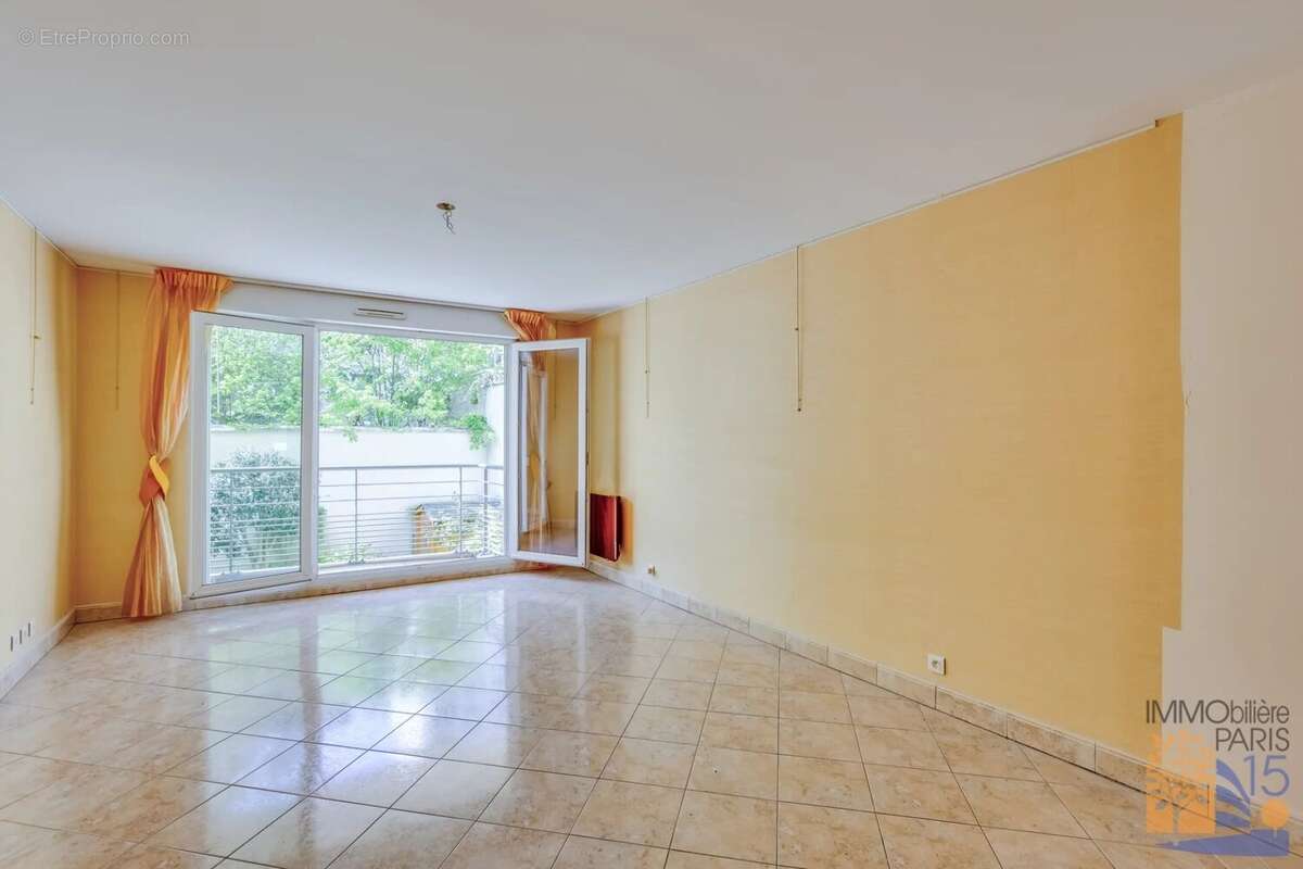 Appartement à PARIS-15E